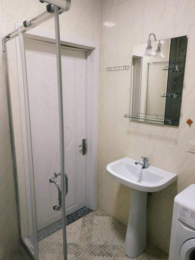 Бежевые Апартаменты Batoumi Extérieur photo