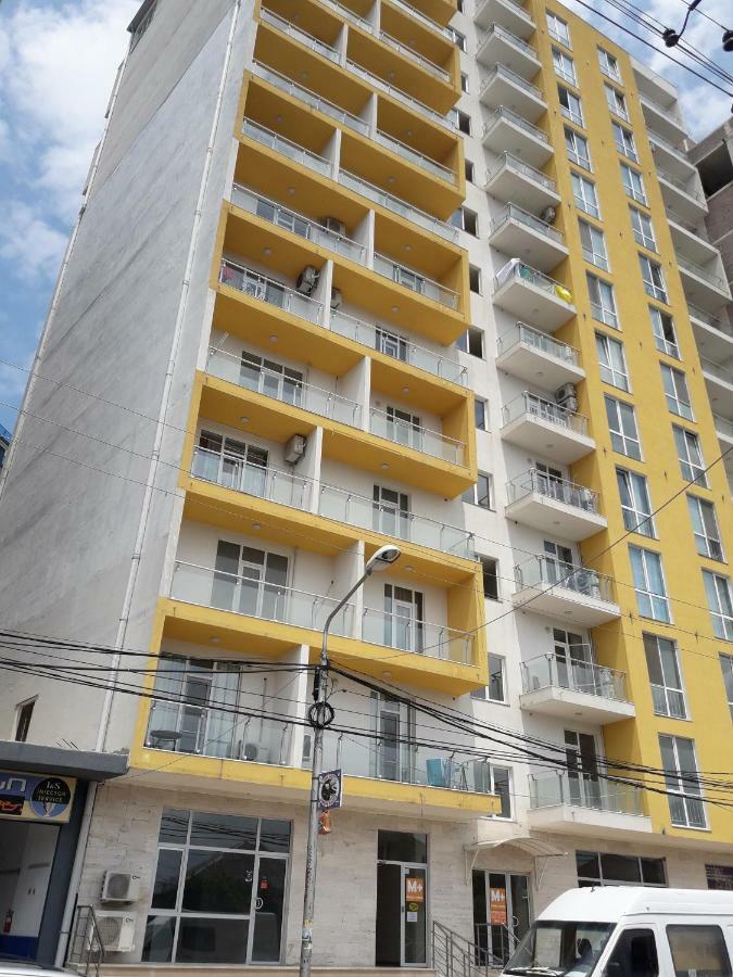 Бежевые Апартаменты Batoumi Extérieur photo